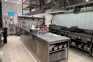 Плотове за кухня – как да изберем най-добрия кухненски плот за ресторант или заведение