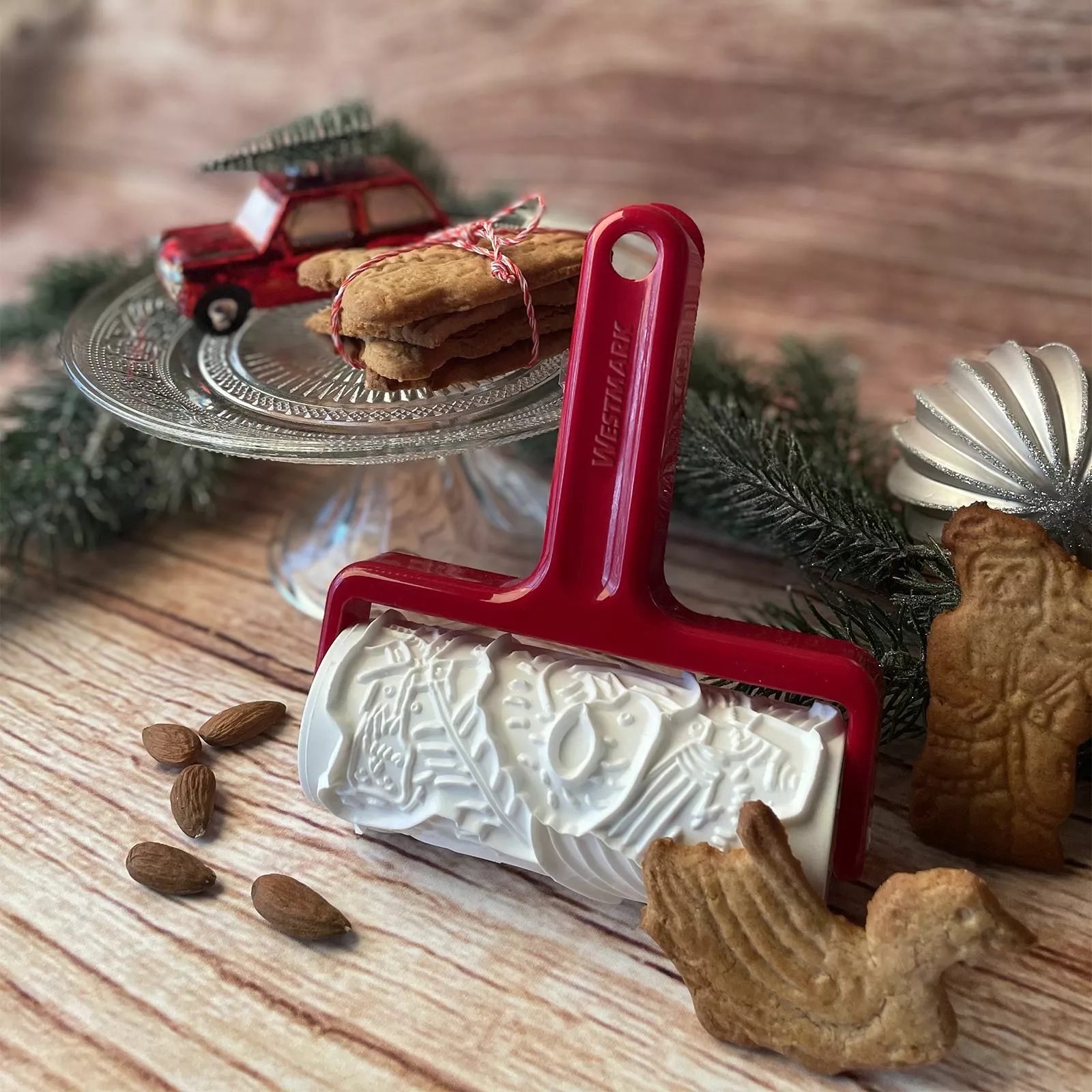 Ролер за декориране на тесто