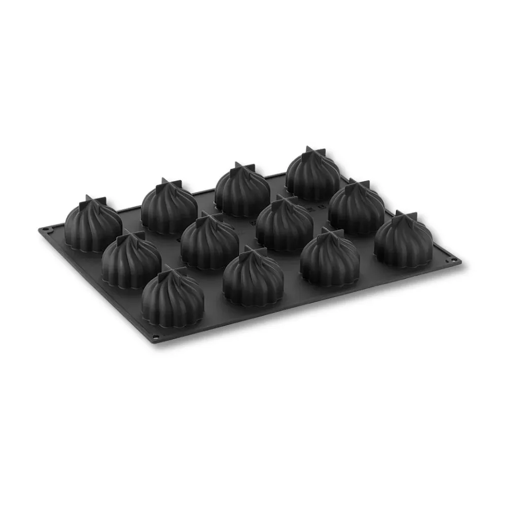 Форма за 12бр. сладки - смокиня, силикон. Размер на сладка: 6,4х5,2см, капацитет - 100мл.