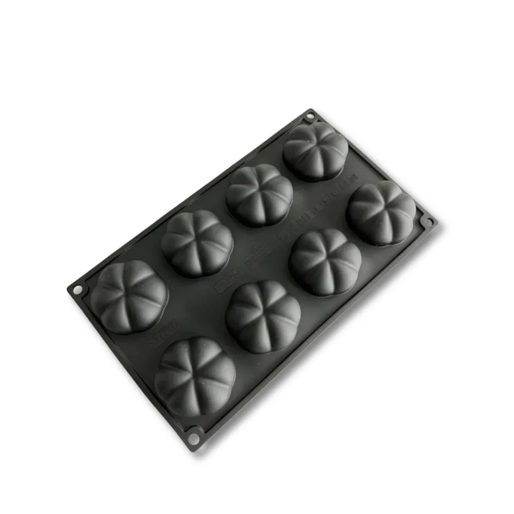 Mold for 8 cookies – flower-shaped, silicone. Cookie size: 6×2 cm, capacity – 46 ml.