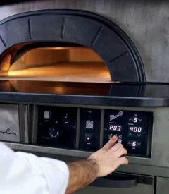 Pizza_oven_Moretti_Forni_Neapolis_6_with_a_warm_cell_for_rising_dough_1