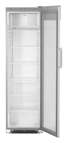Vertical_refrigerated_showcase_for_soft_drinks_1