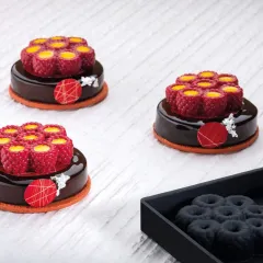 Форма_за_24бр._сладки_-_кръг,_силикон._Размер_на_сладка:_6,2х2,1см,_капацитет_-_38мл._-_Pavoni_2